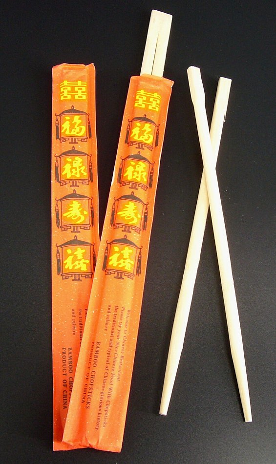 Einweg Essstäbchen aus Bambus, Chopsticks in Papierhülle